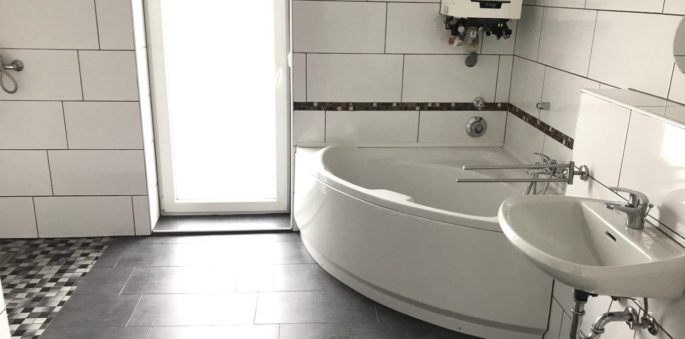 zu vermieten:  moderne 2 ZKB-Wohnung mit Dachterrasse in Rohrbach