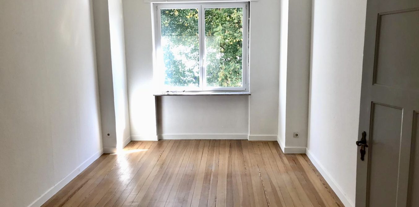 zu vermieten: Schöne, renov. 2 ZKB Wohnung mit Balkon am Hambacher Platz