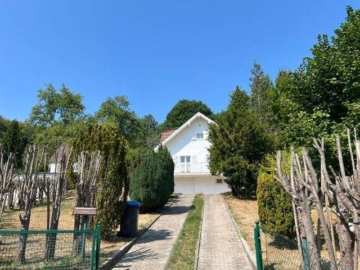 Straßenansicht - renoviertes Wohnhaus in bester Wohnlage
