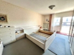 Hauptschlafzimmer mit Balkon OG - Wohnen in ruhiger Seitenstraße