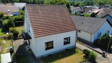 Luftbildaufnahme - freistehendes Einfamilienhaus in St. Ingbert-Süd