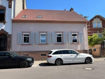 Straßenansicht - Wohnen in ruhiger Seitenstraße von St. Ingbert-Süd