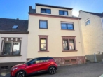 Straßenansicht - geräumiges Wohnhaus in ruhiger Seitenstraße von St. Ingbert