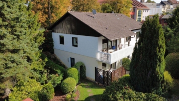 Gartenansicht - freistehendes Einfamilienhaus mit Einliegerwohnung (Elversberg)
