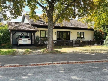 Außenansicht - freistehendes Einfamilienhaus mit Einliegerwohnung (Elversberg)