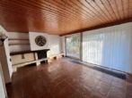 Wohnzimmer mit Kamin (GG) - freistehender Bungalow in St. Ingbert-Rohrbach