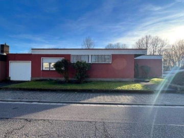 Straßenansicht - freistehender Bungalow in St. Ingbert-Rohrbach