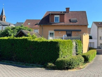 Rückansicht - freistehendes Einfamilienhaus in St. Ingbert-Rohrbach