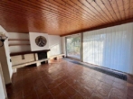 Wohnzimmer mit Kamin (GG) - freistehender Bungalow in St. Ingbert-Rohrbach
